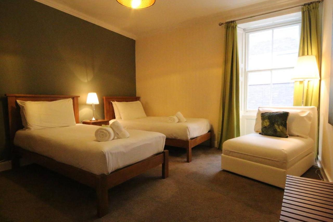 Altido Perfect Location - Stylish 2Bd Rose St Apartment Edinburgh Eksteriør billede